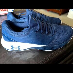 Under Armour Men’s Charged Vantage running shoes